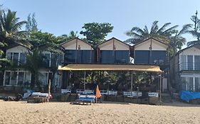Casa Beach Hut Resort